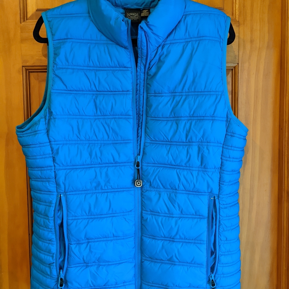 NWOT 🚫🪶 puffer vest w/Instagram zipper pulls